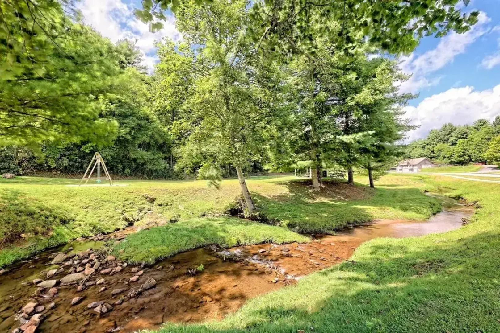 Spacious & Newly Remodeled A-frame w/ 2 Decks