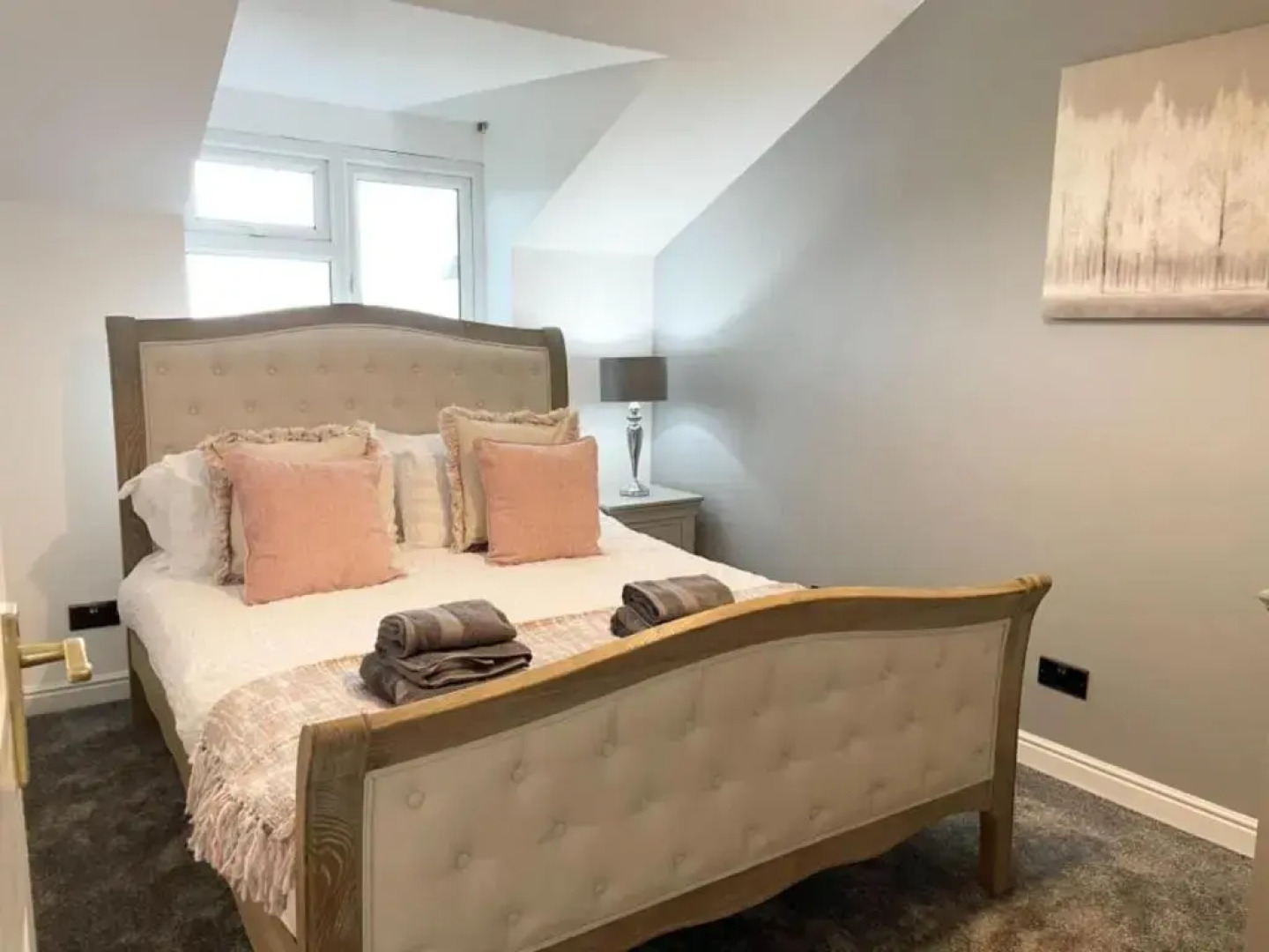 Stunning Beautiful 4-bed House in South Wales