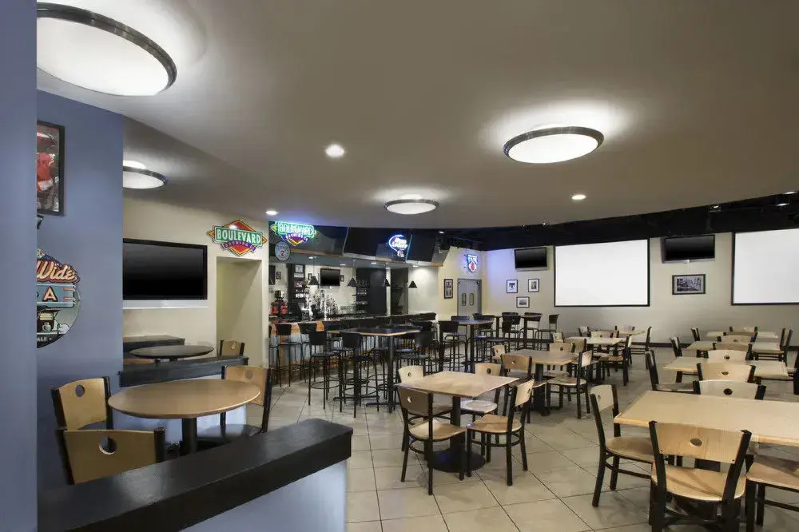 Four Points by Sheraton Kansas City - Sports Complex