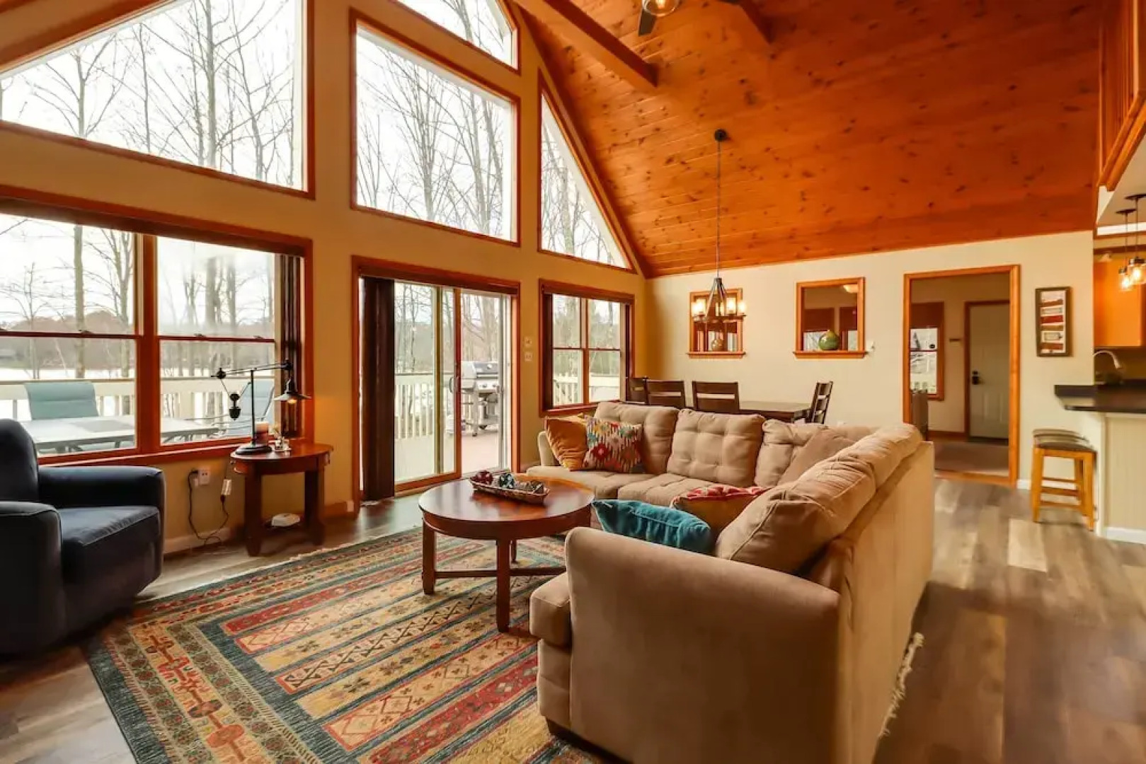 Lakefront Poconos Family Home w/ Pool Access