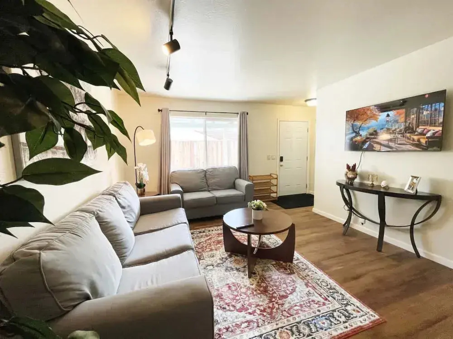 Campbell Cozy Bright 2B 1b AC Close to Downtown
