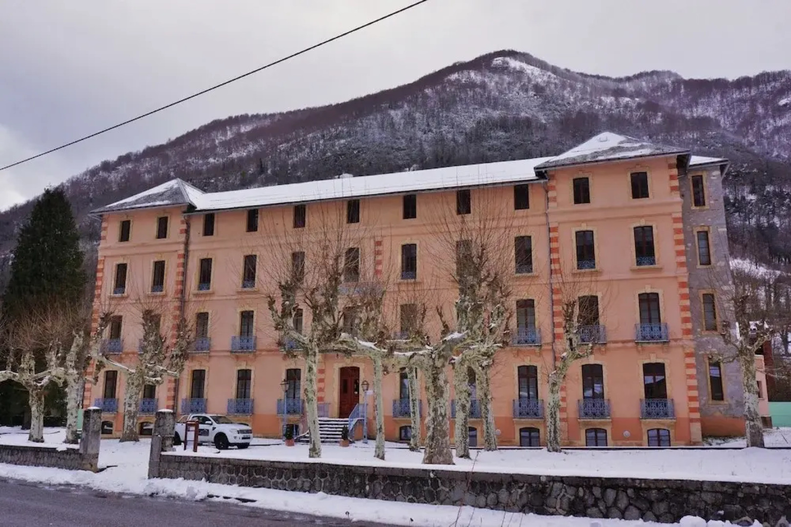 Logement n106 4pers face aux Thermes