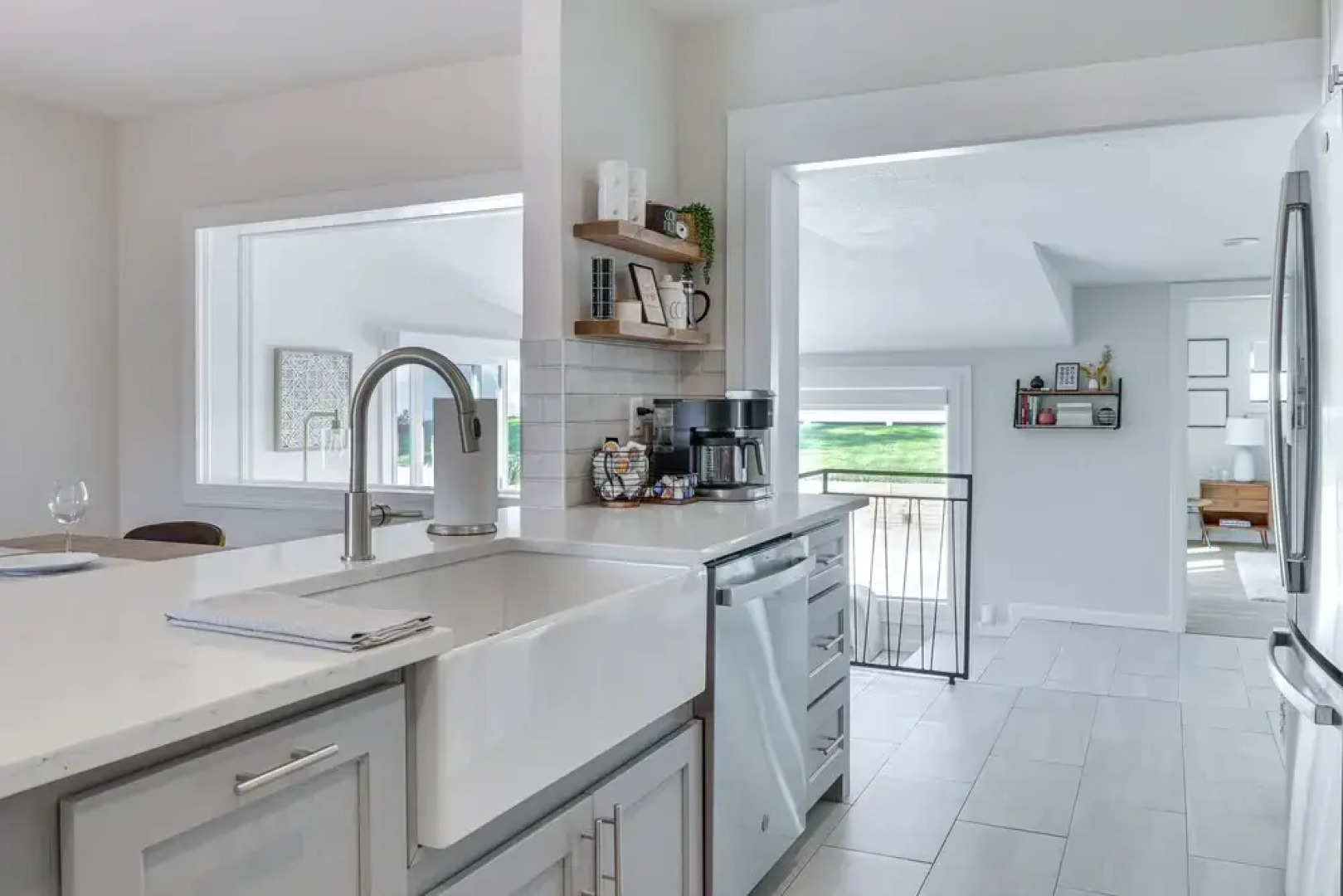 Lakeland Retreat: Private Heated Pool & Yard Games