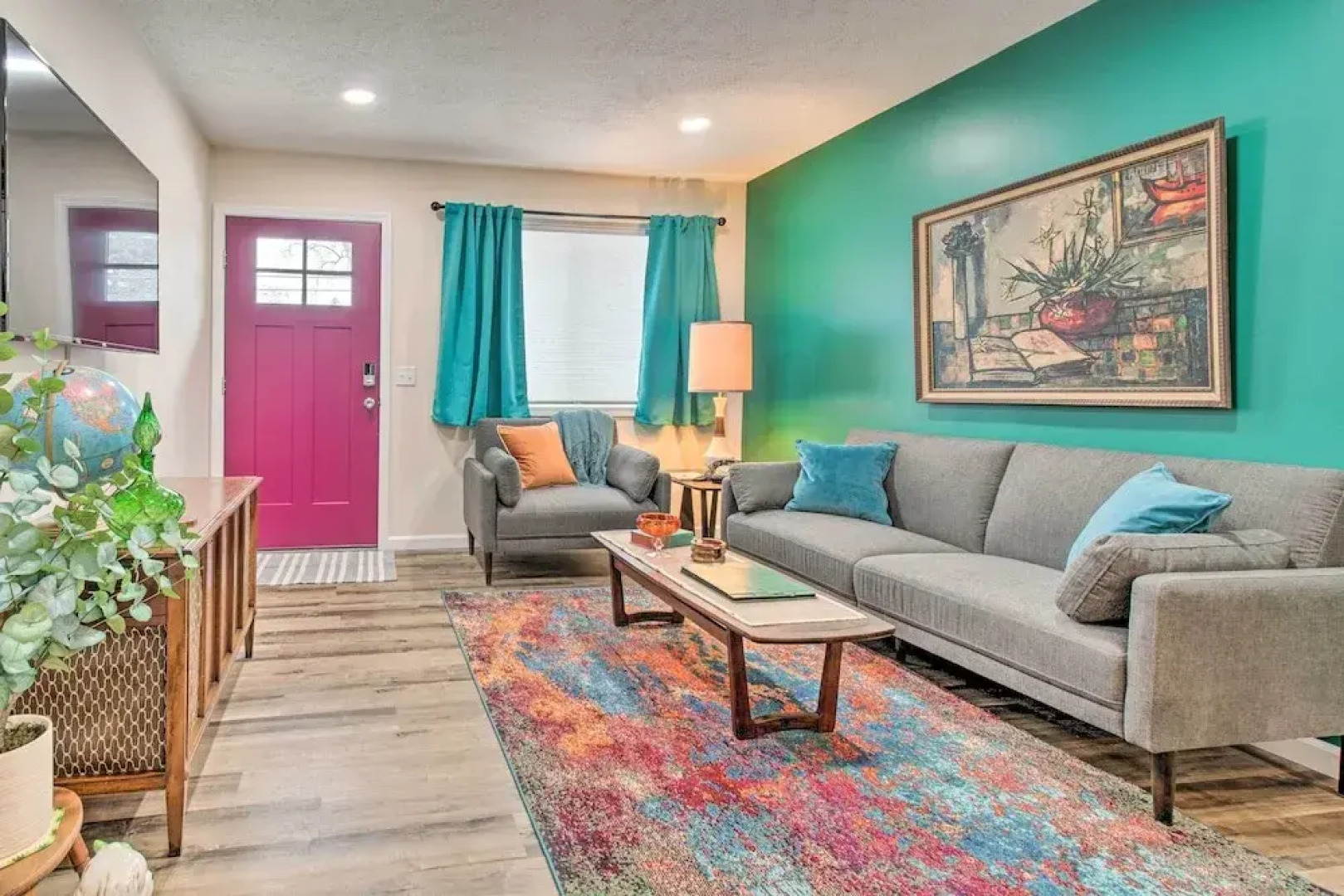 Stylish Vacation Rental - Walk to Isu!