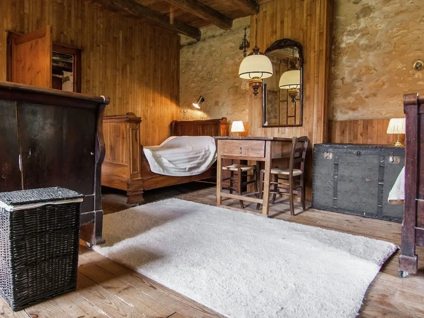 Spacious Farmhouse with private garden in Saint-Cybranet