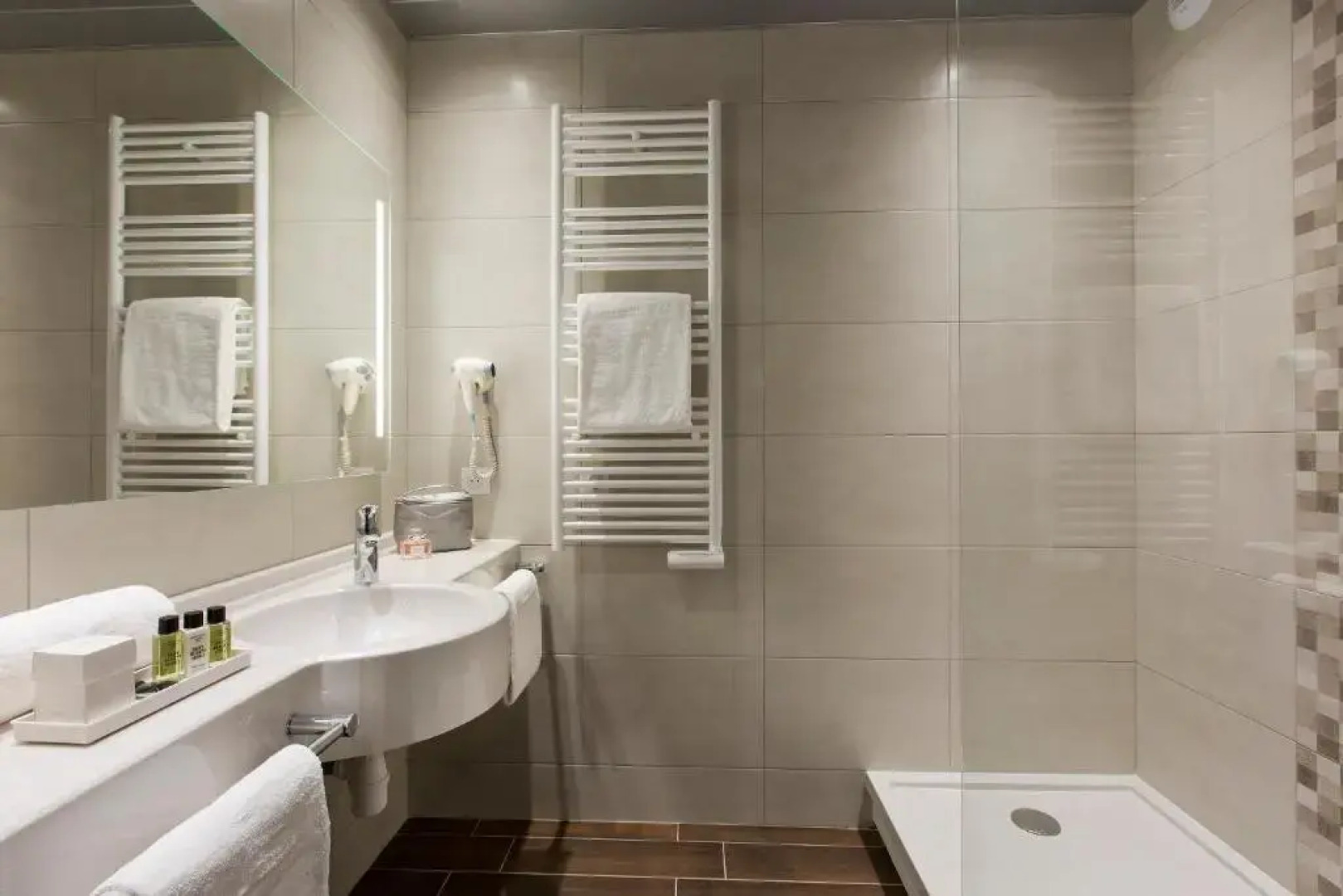 Hôtel Roi Soleil Prestige Plaisir - St Quentin