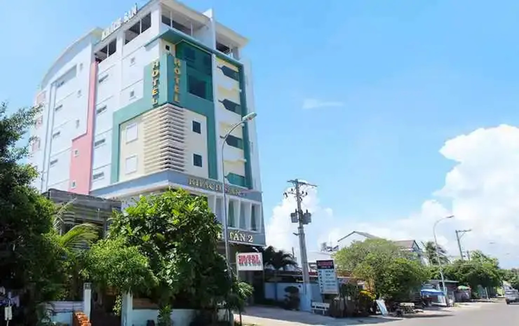 Khách sạn Huỳnh Tấn 2