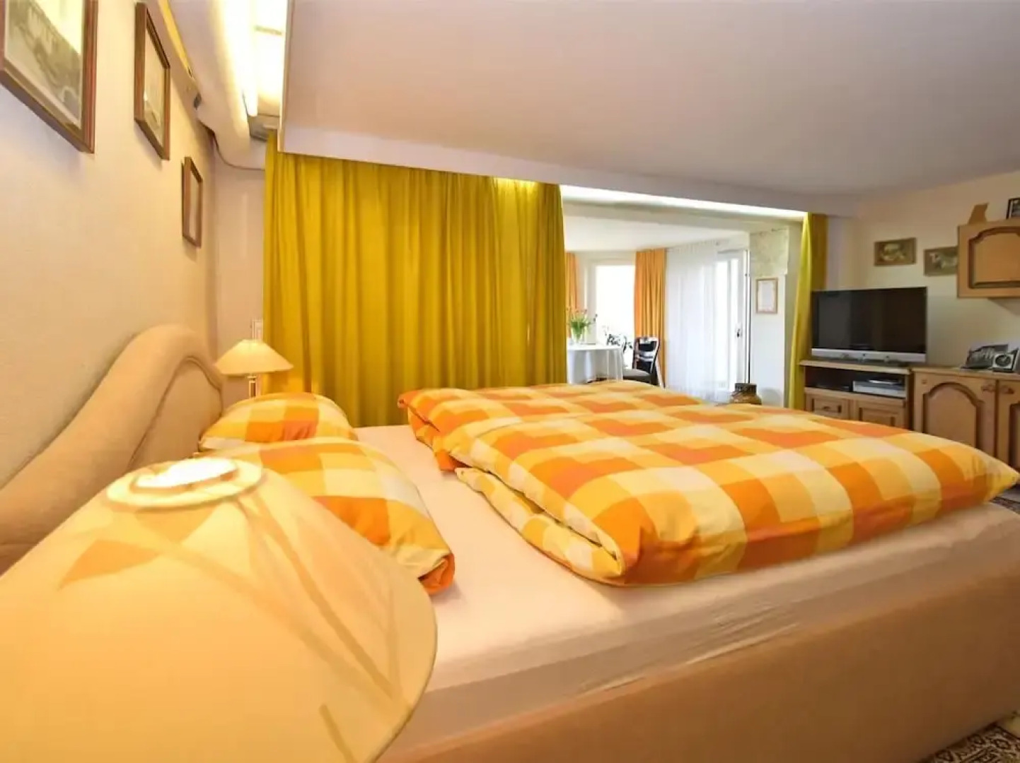 Flat in Bellenberg With Sunbathing Lawn