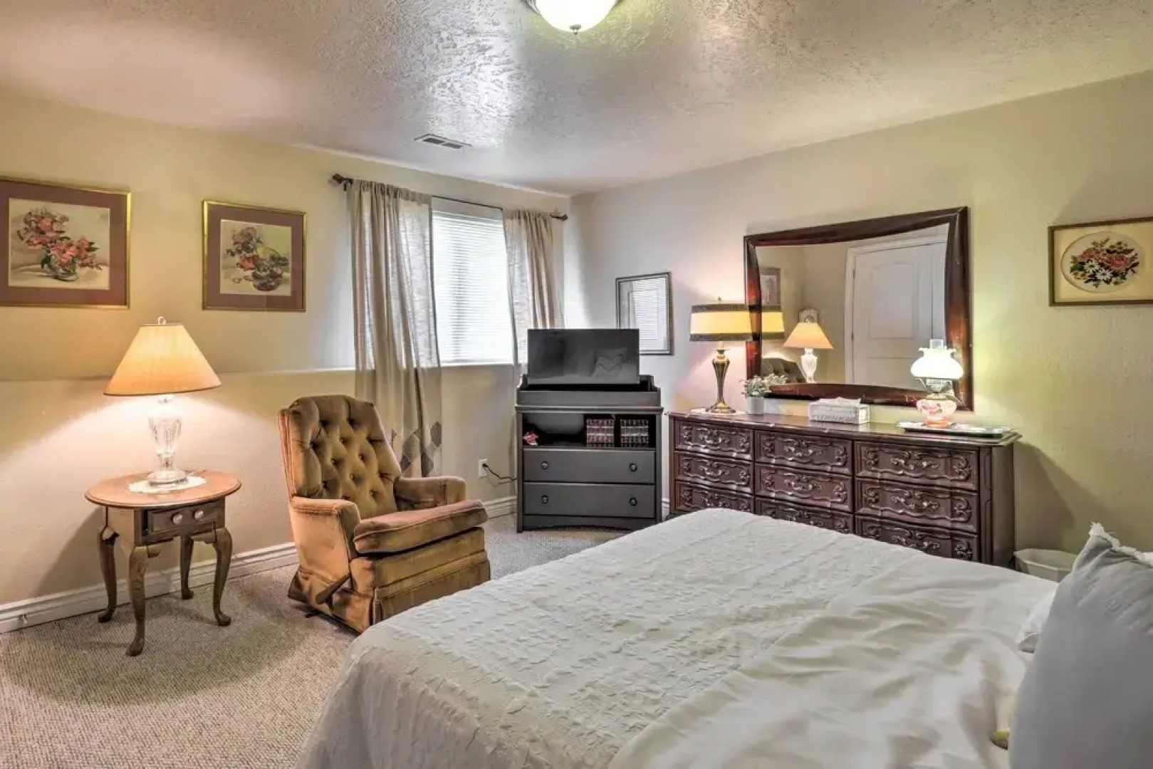 Lehi Family Apartment w/ Gas Grill & Fire Pit!