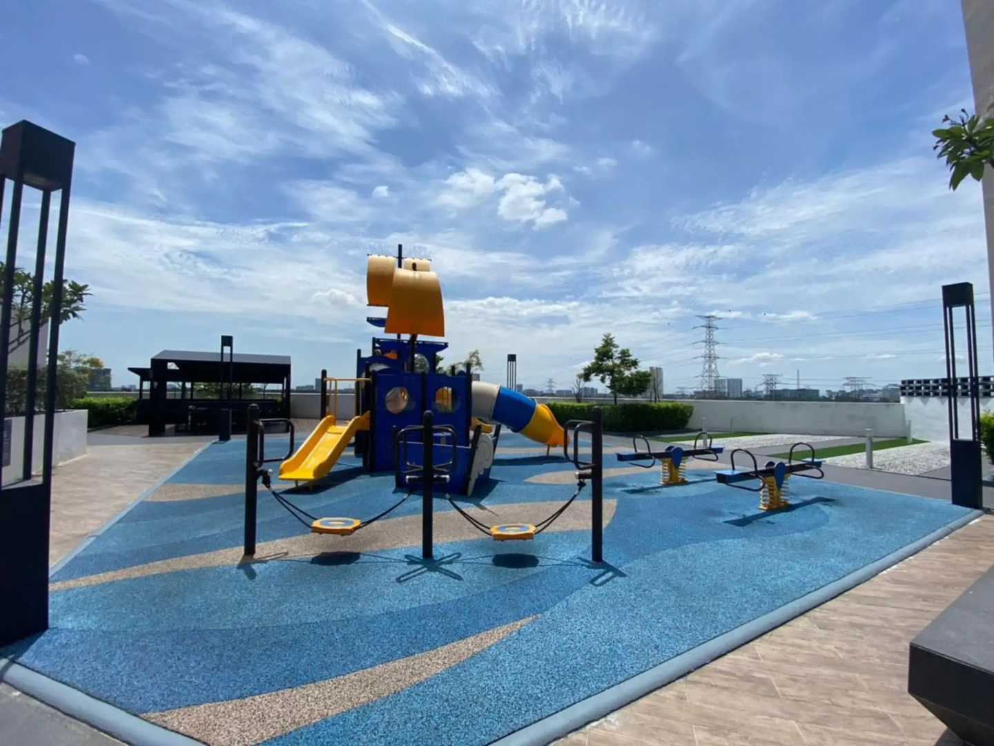 Comfortable18 3R2B 7pax Meritus Perai