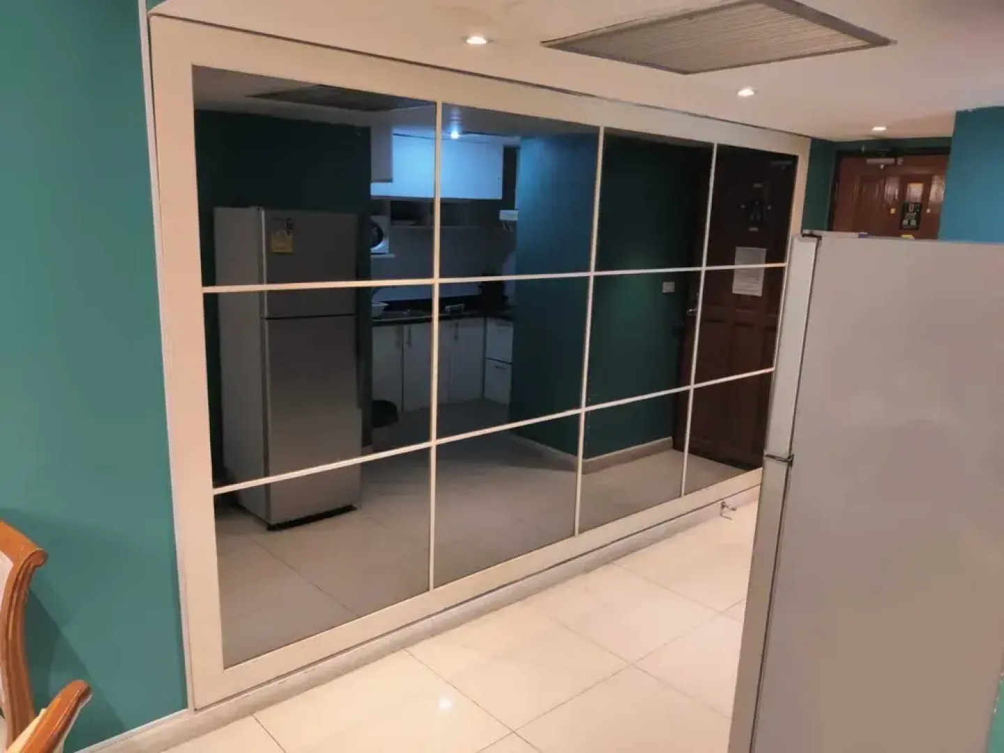 Апартаменты Omni Tower Direct Rooms Sukhumvit Soi 4
