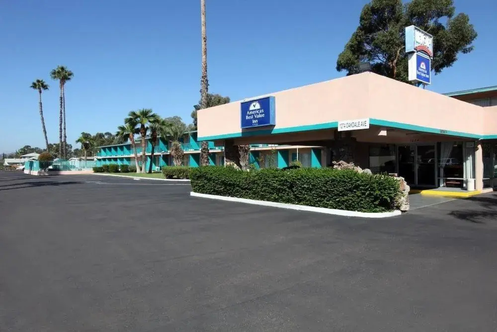 Best Inn & Suites