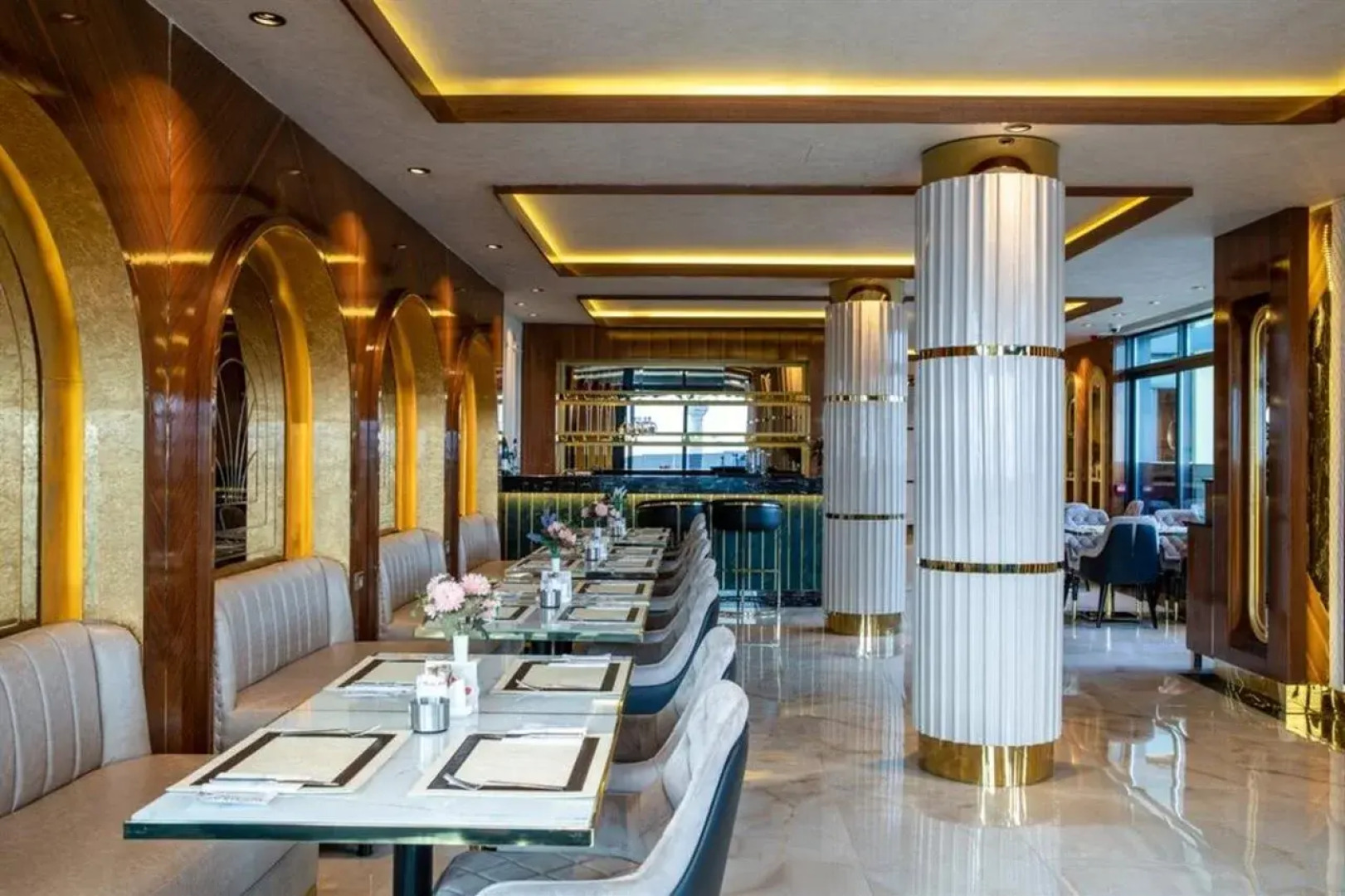 Beethoven Senfoni Hotel