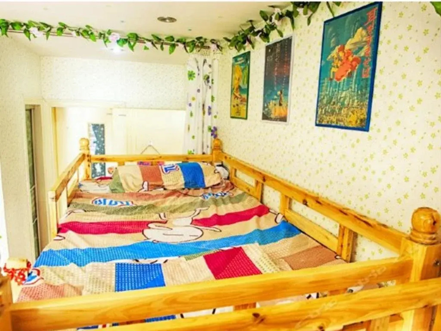 Long Men Zhen Youth Hostel