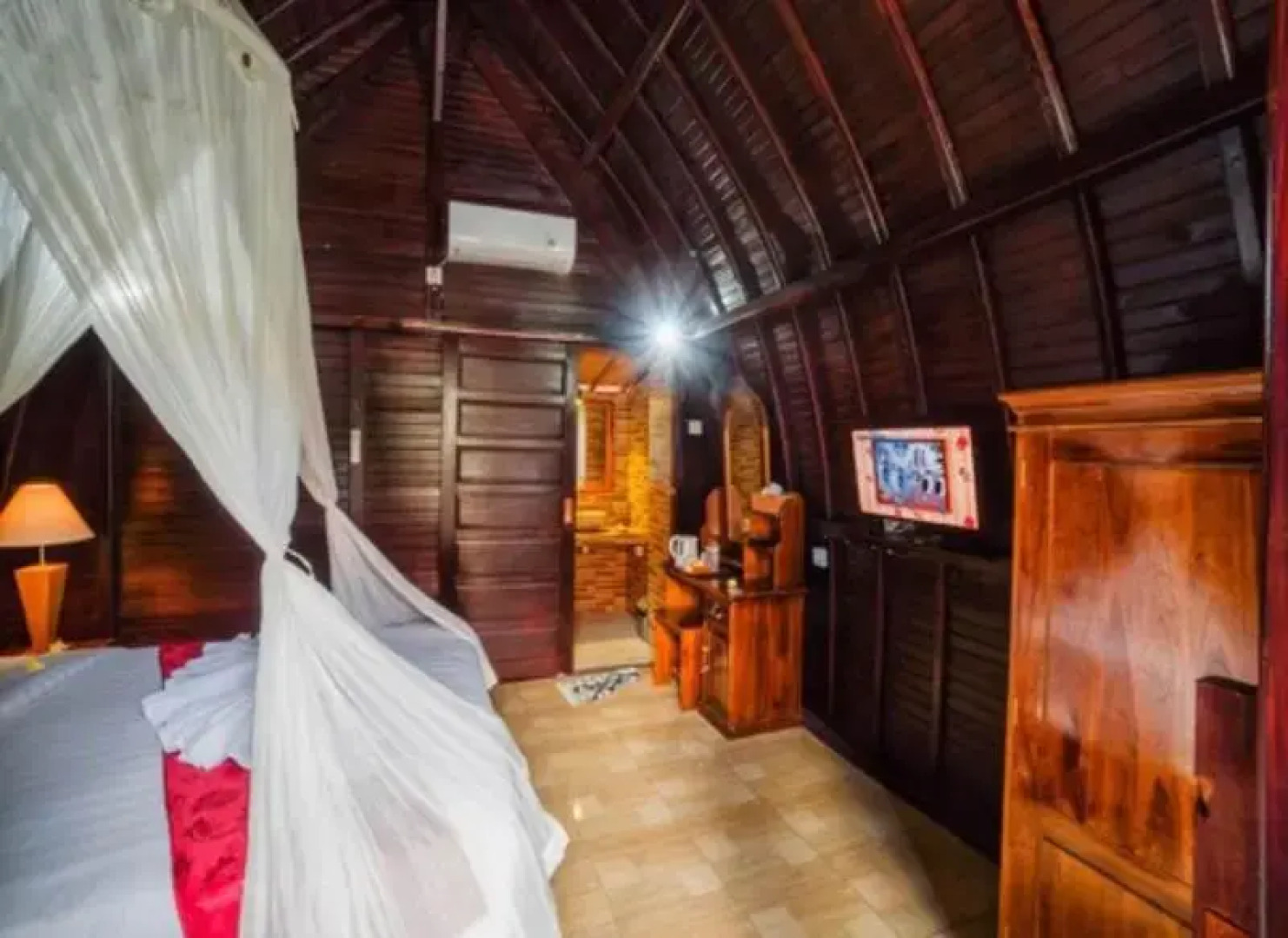 Hotra Hill Cottage by ZUZU