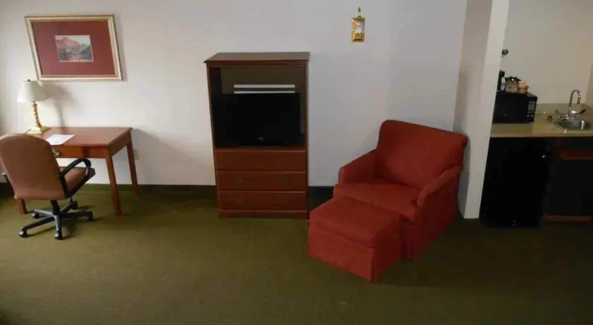 GuestHouse Inn & Suites