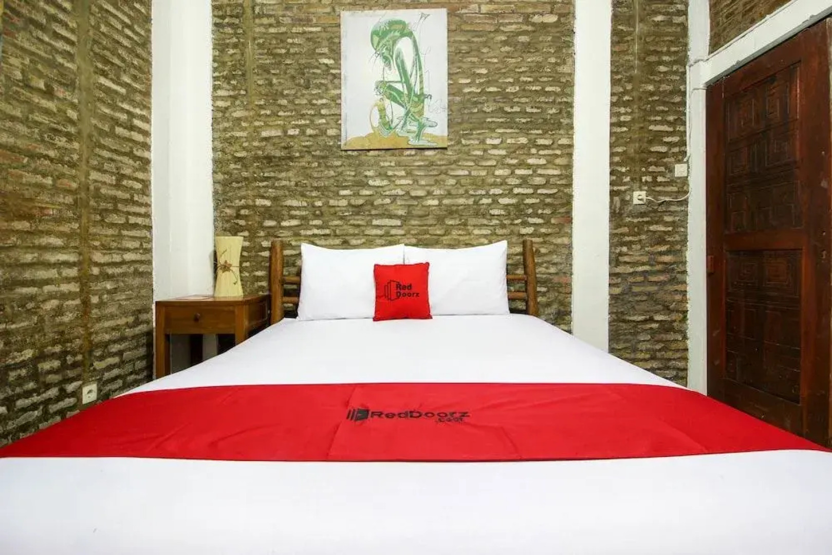 RedDoorz near Rumah Sakit Wirosaban