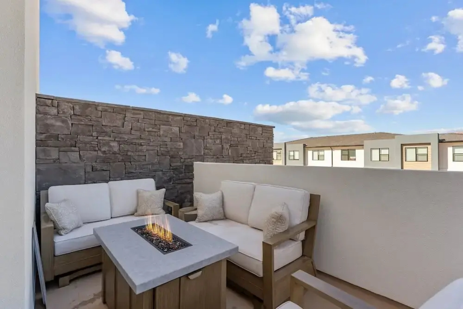 Sand Cove Retreat 5 Bedroom Townhouse