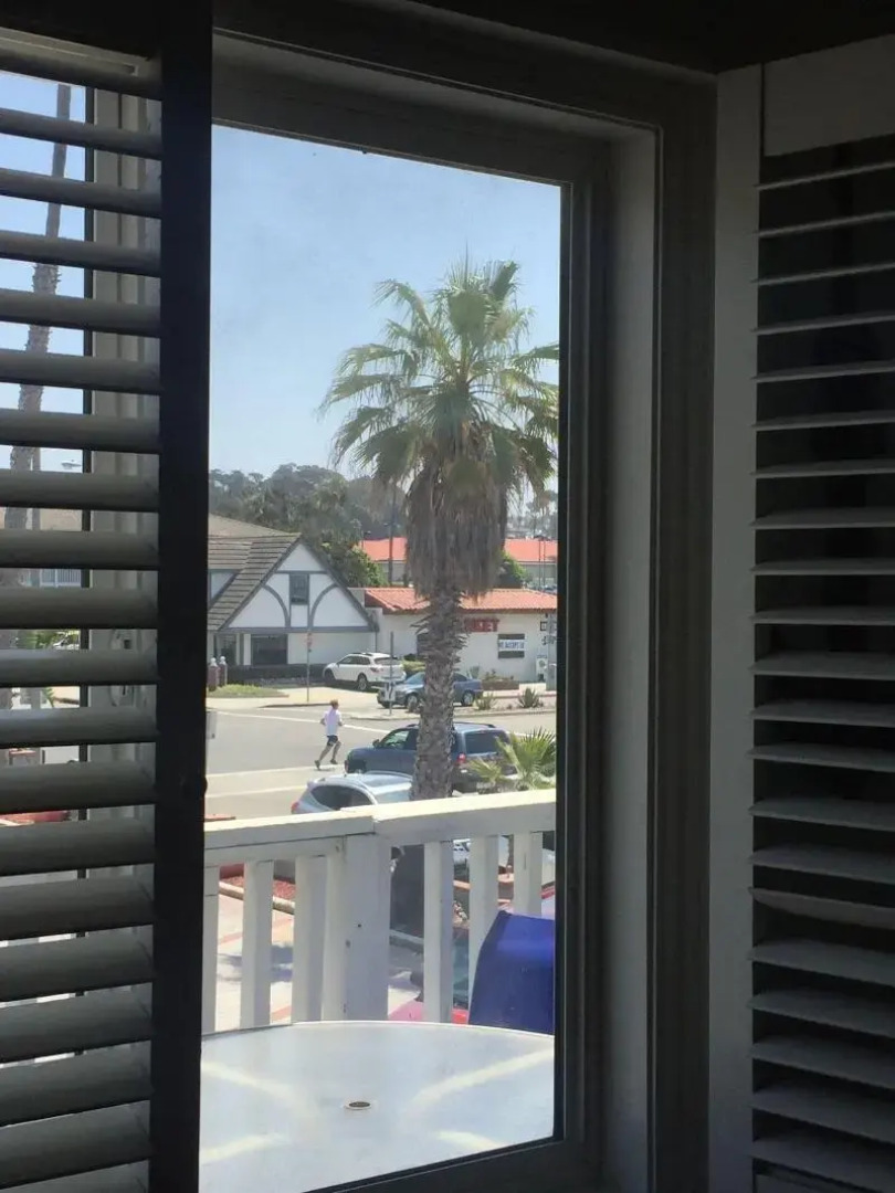 The Shores Inn and Beach Houses