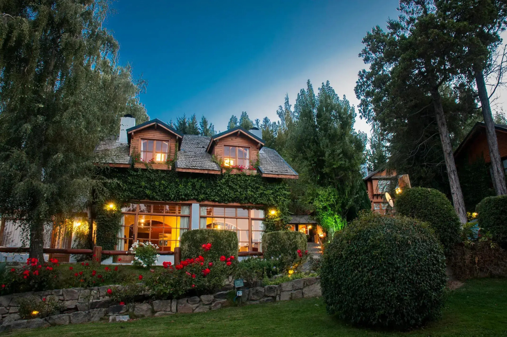 Pailahue Lodge & Cabañas