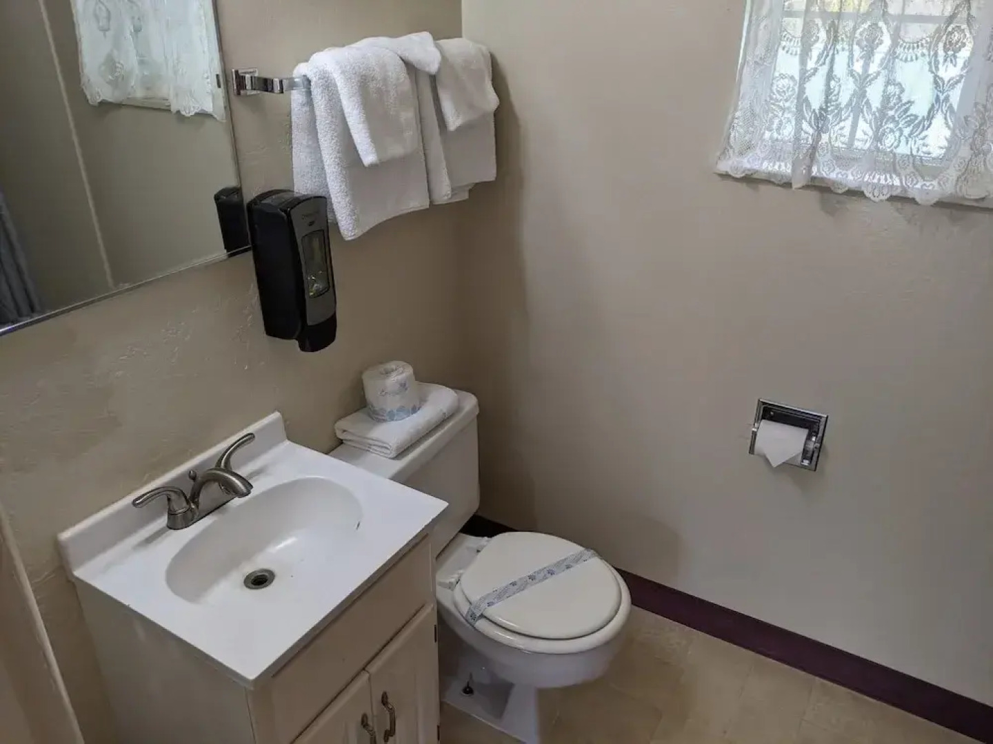 Hi-Lo Motel, Cafe and RV Park Mount Shasta Area