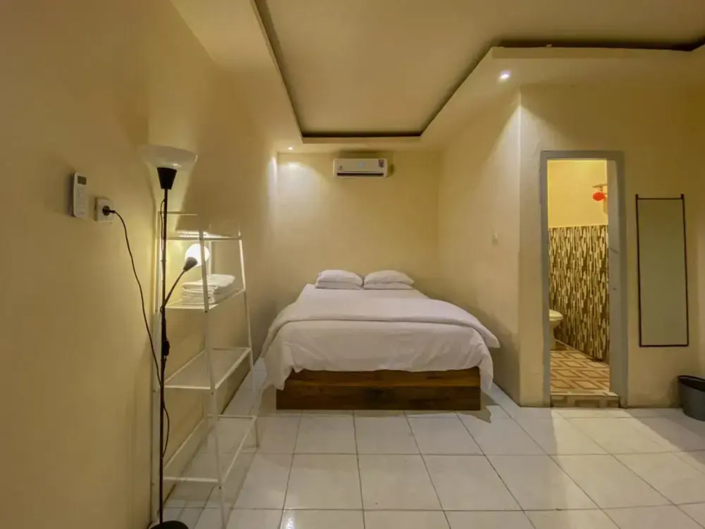 Urbanview Hotel ME Jayapura