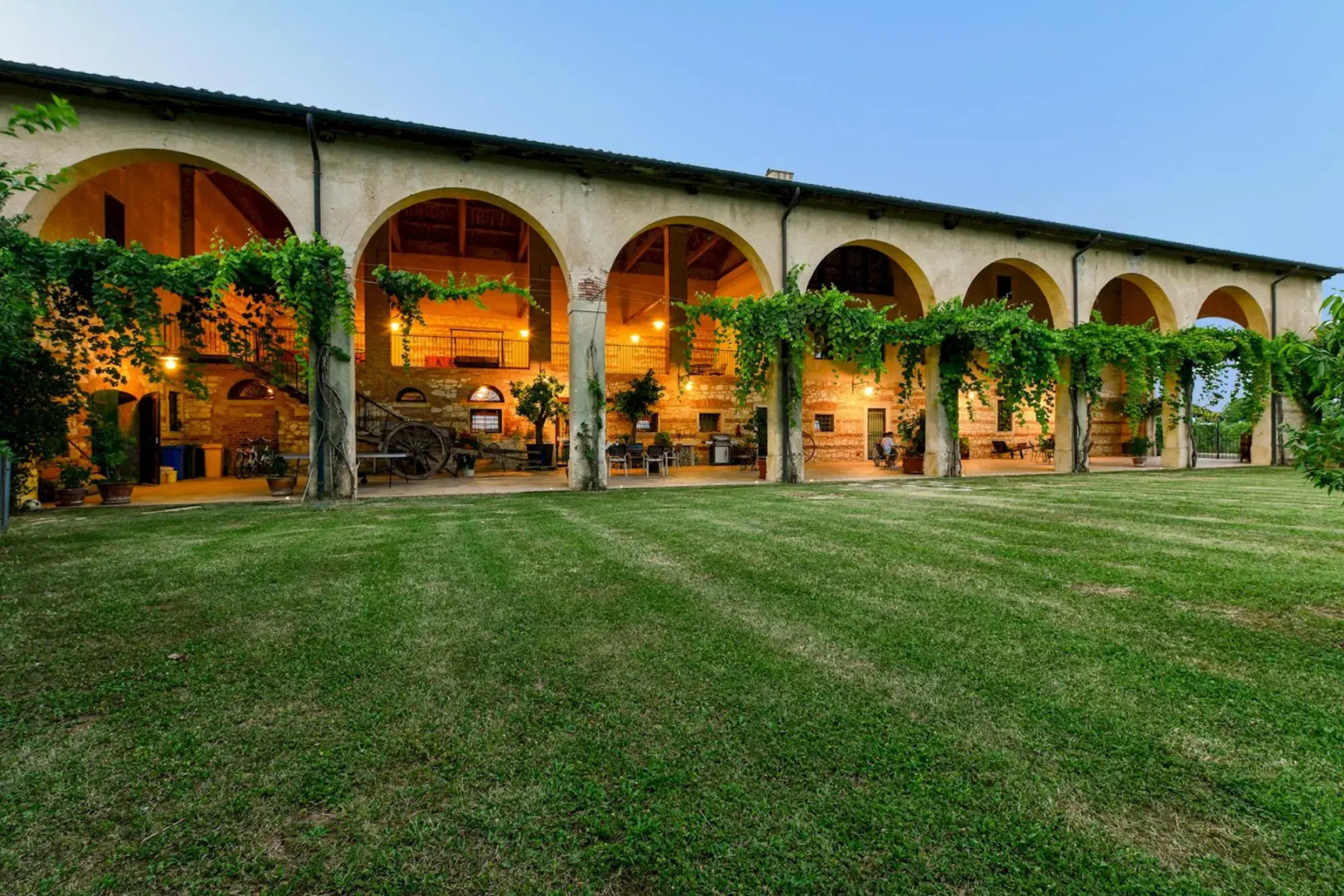 Tigli apartment with two bedrooms and one bathroom on the second floor with 4 metre glass window (apartment 6)