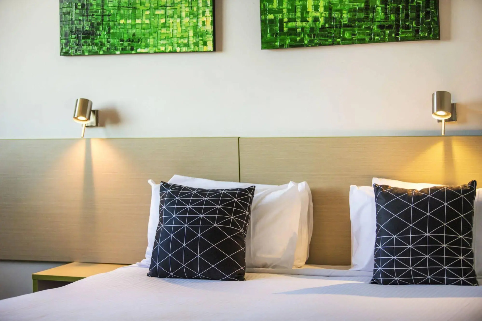 Nightcap at St Albans Hotel