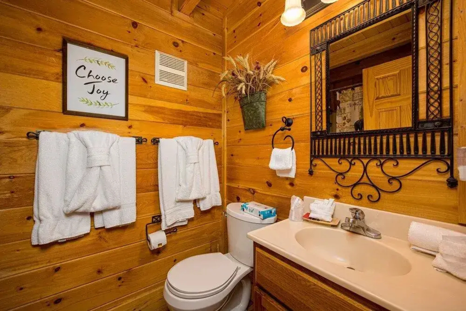 MooseBehaving - Two Bedroom Cabin