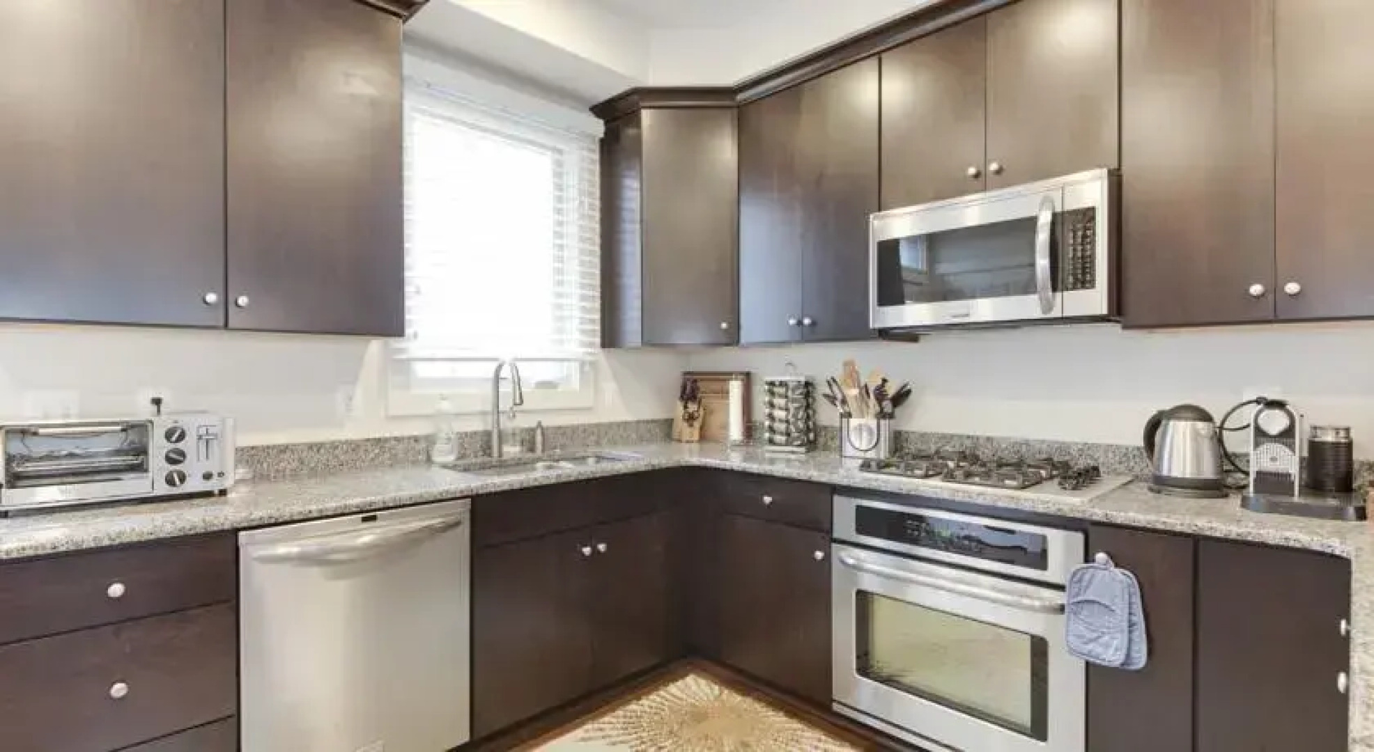 832 Snowden Halloway Way