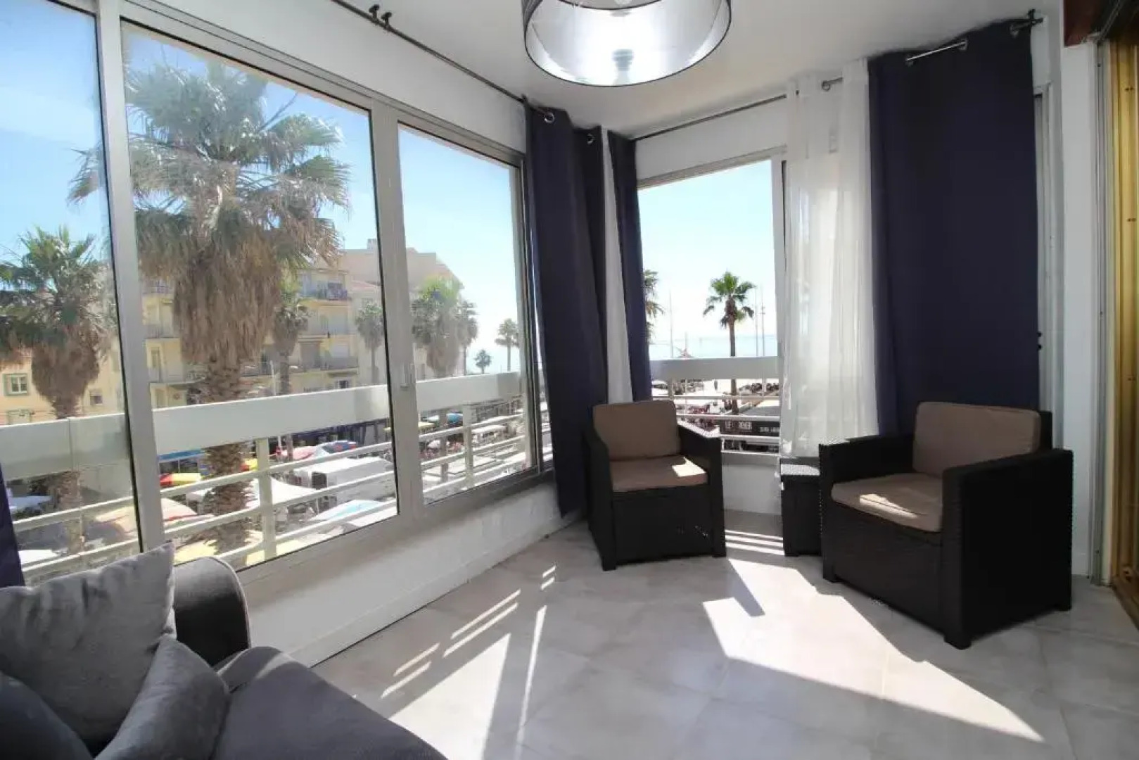 HACIENDA- Grand studio dans le centre avec vue mer