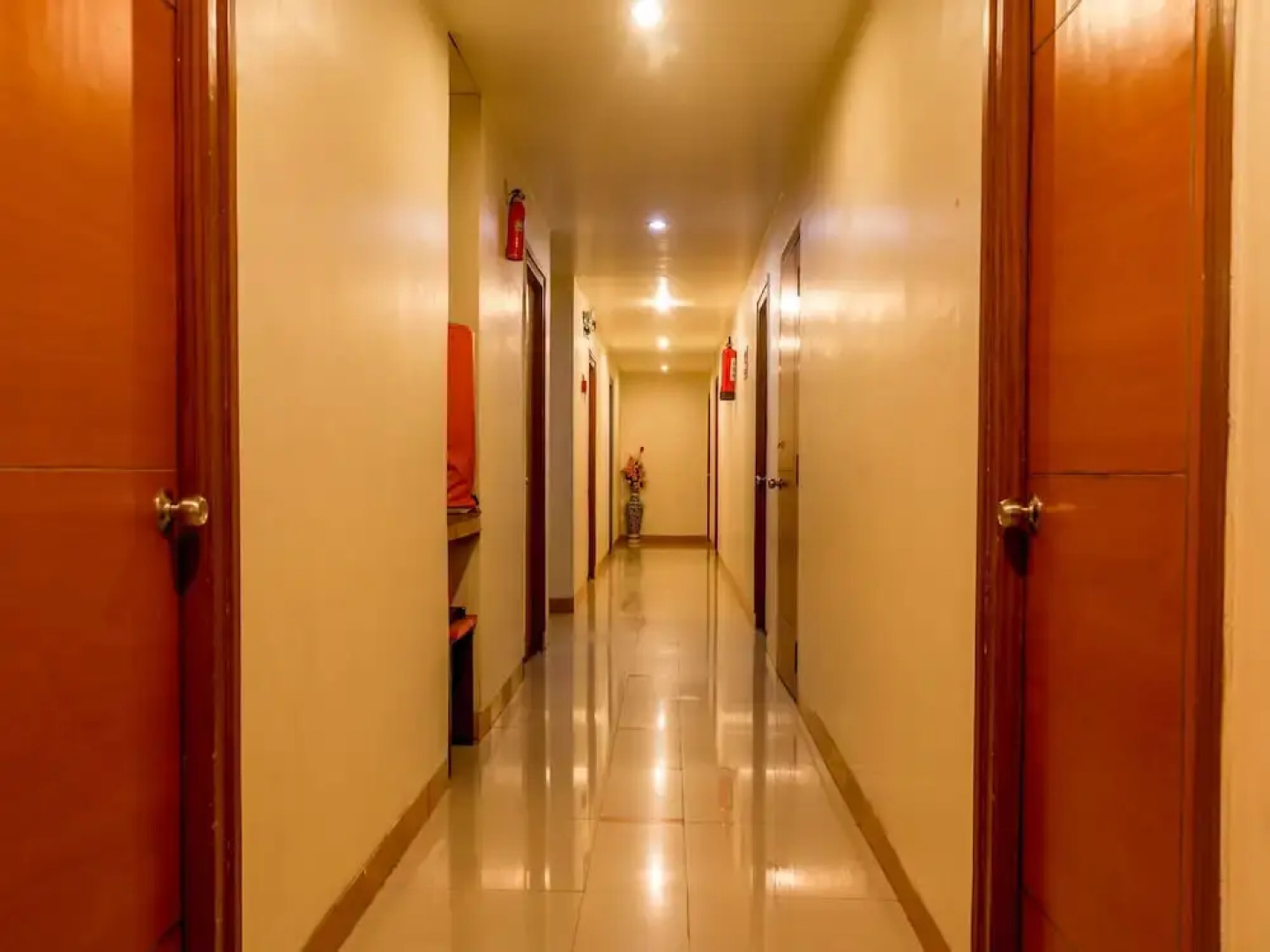 OYO 2653 The Orange Hotel