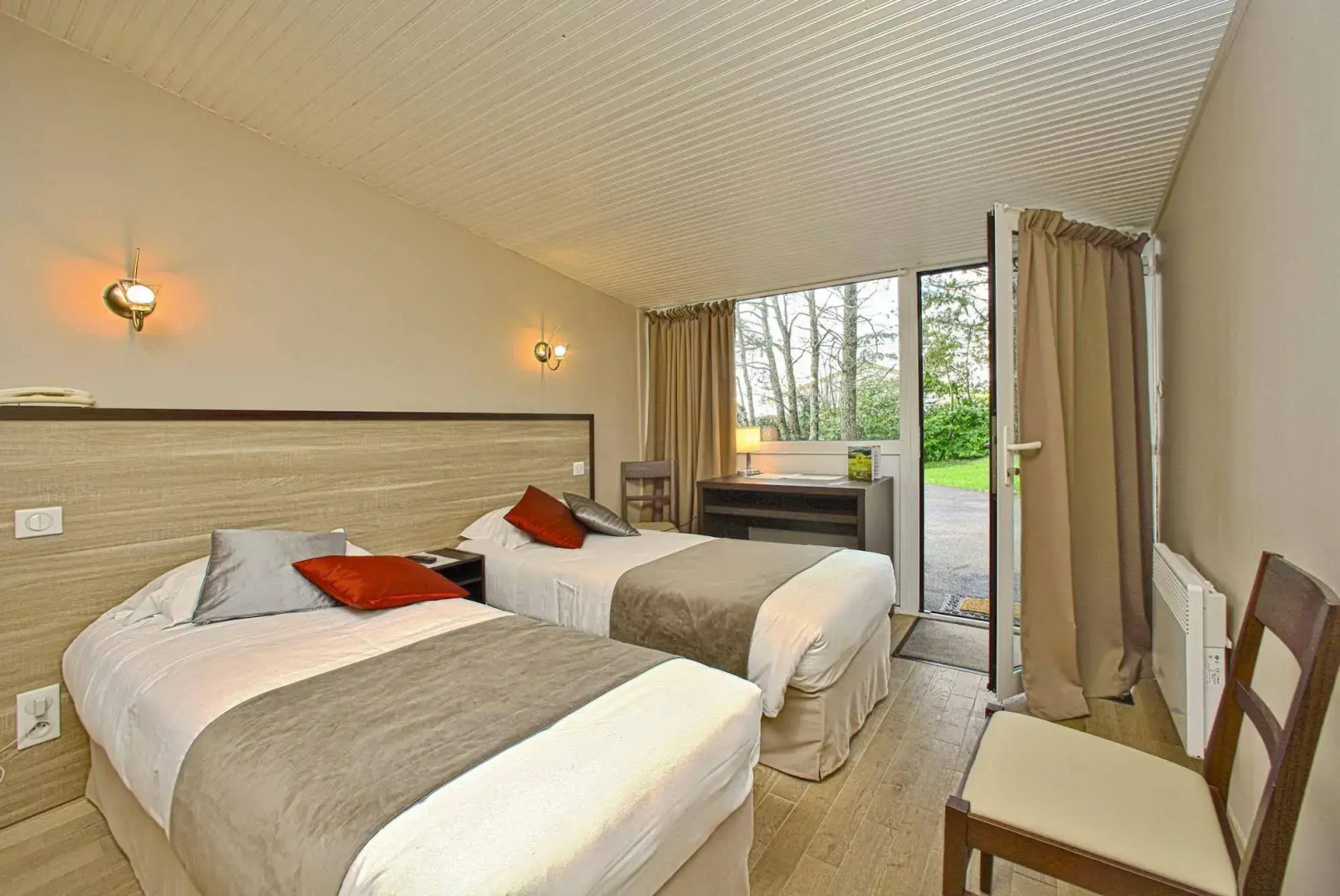 Logis Hôtel Restaurant La Chaumière