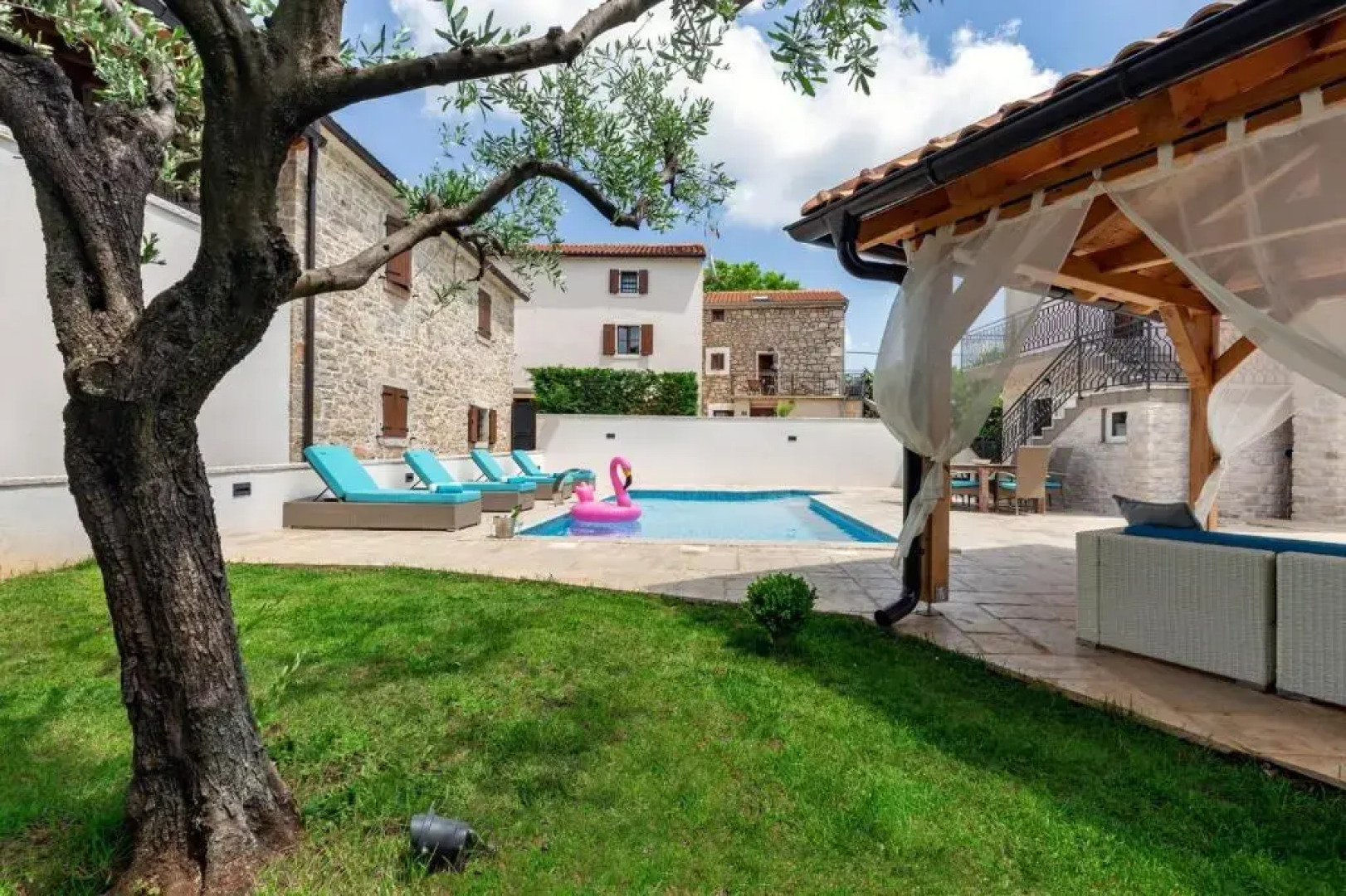 Villa Loki Luxury in Tradition