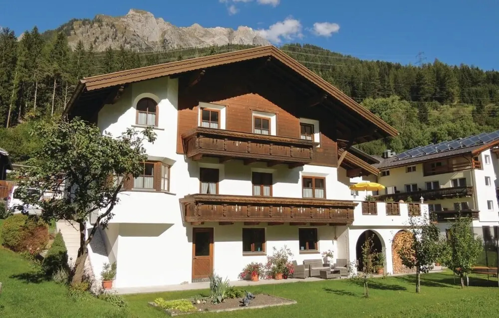 Beautiful Apartment in Flirsch With 3 Bedrooms and Wifi