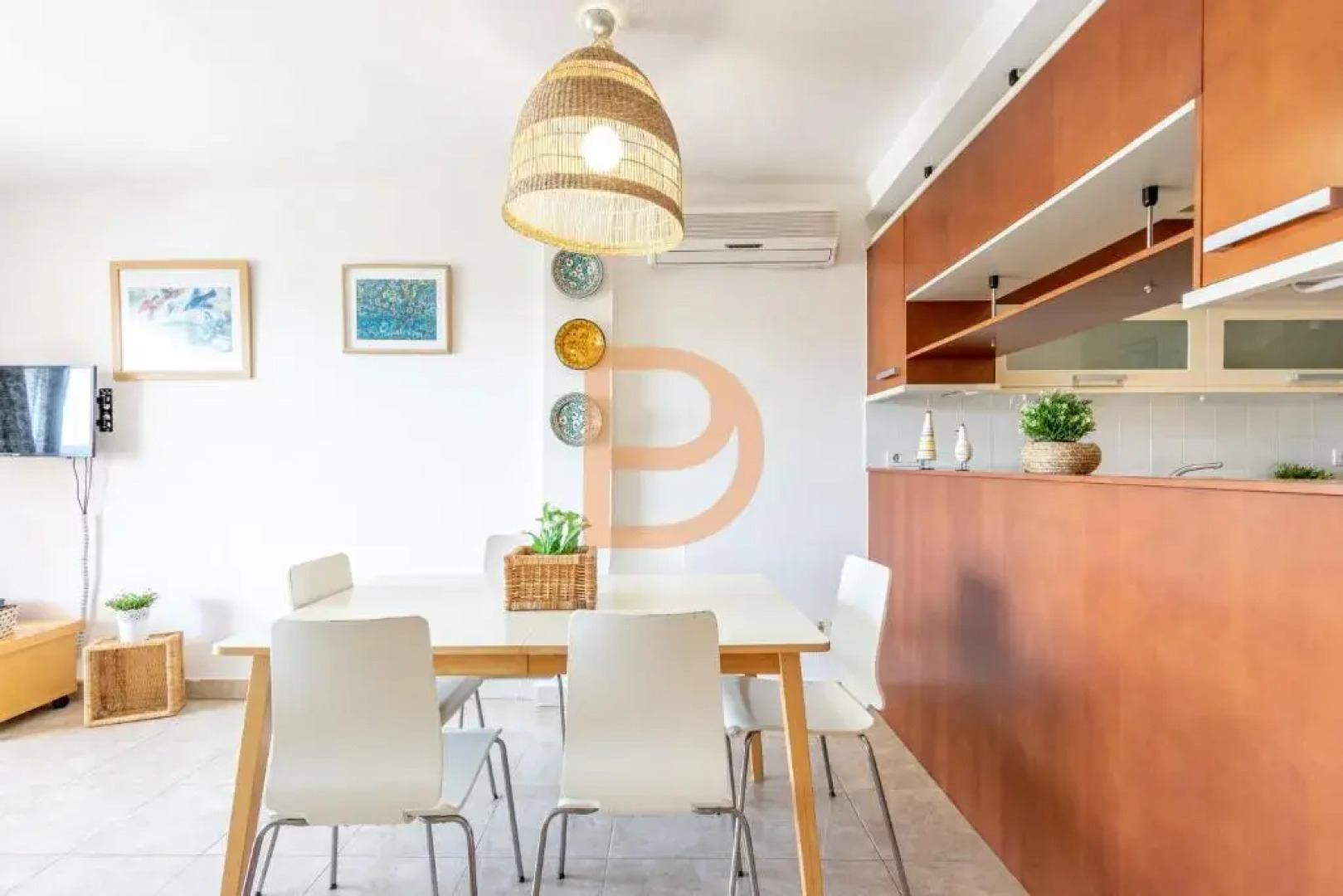 Beautiful apartment for 6 people with pool, parking and wifi - 10 minutes from the beach