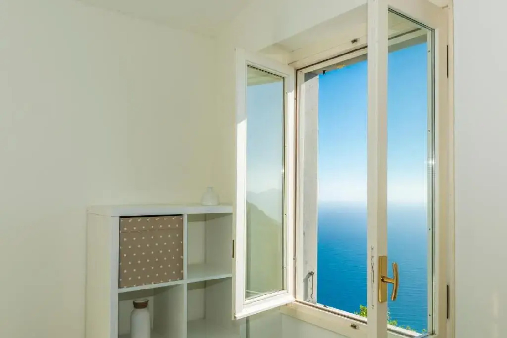 Sunset in the sea by Arbaspàa