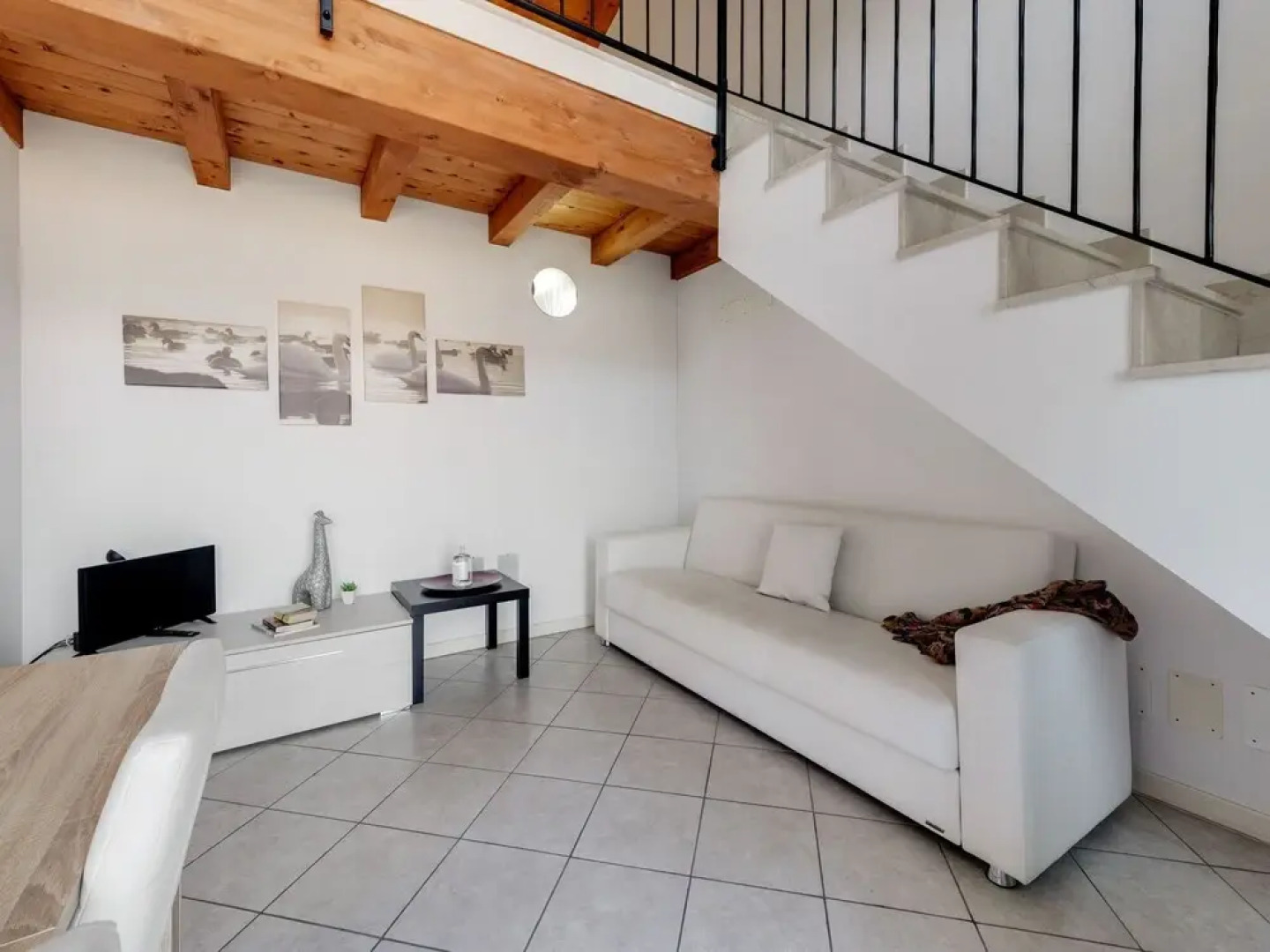 Lake-view Apartment in Silviano With Terrace and Garden