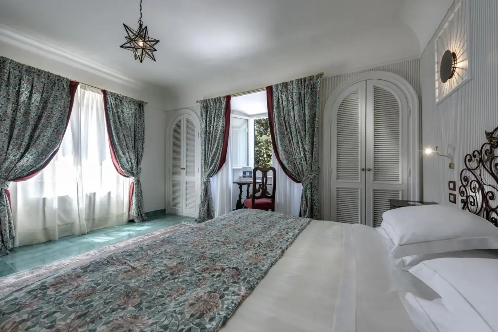 Augustus Hotel & Resort