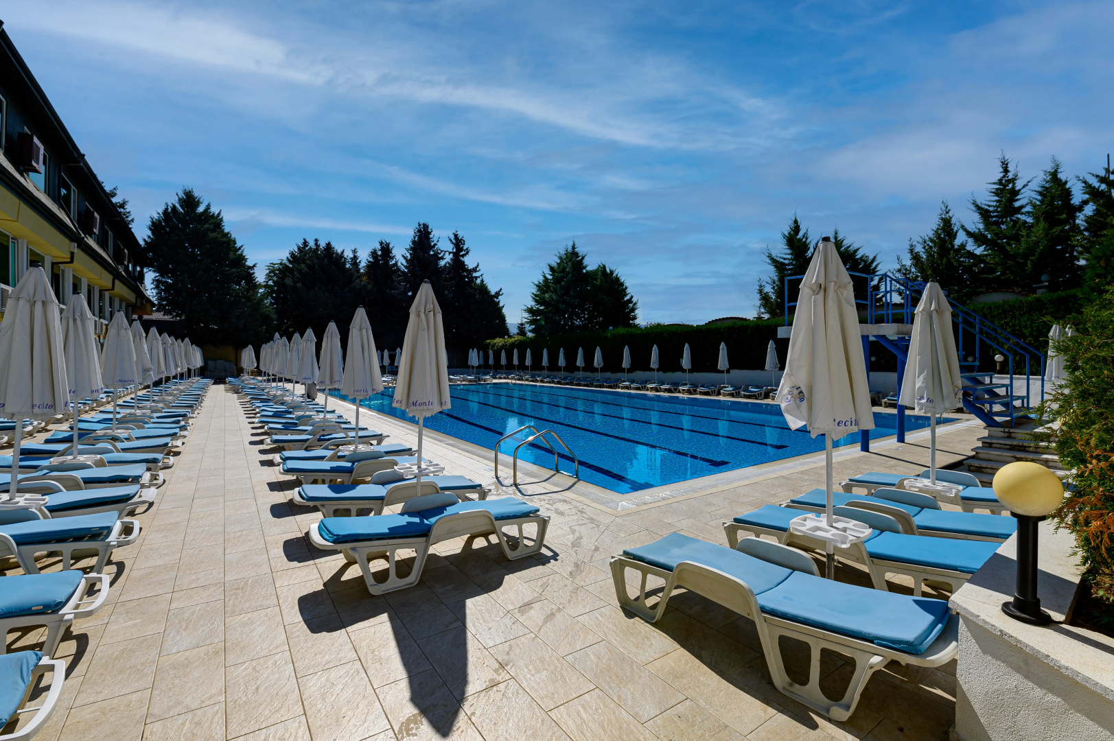 Montecito Hotel