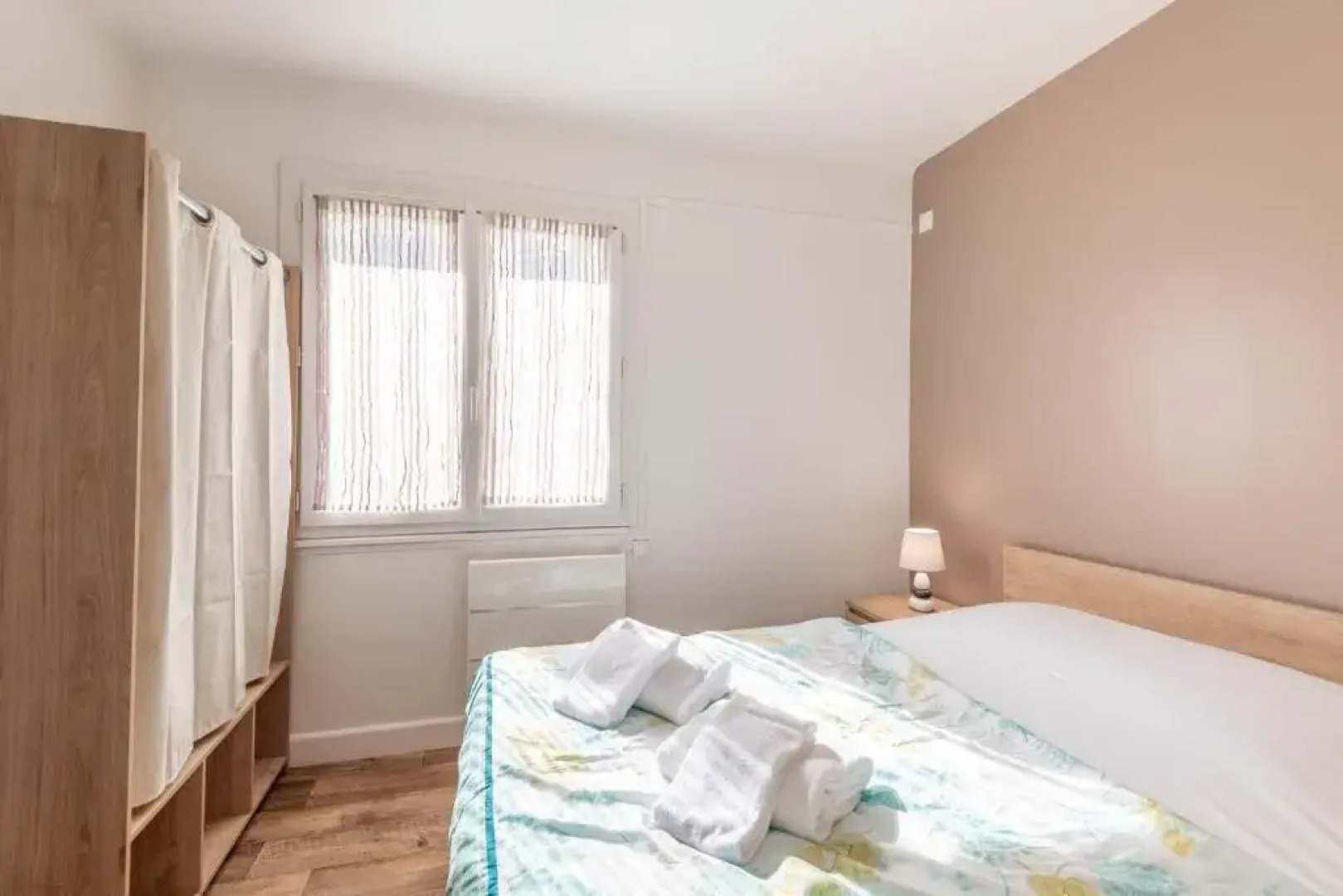 Ideally Located Furnished Townhouse With 3 Bedrooms Parking & Garden