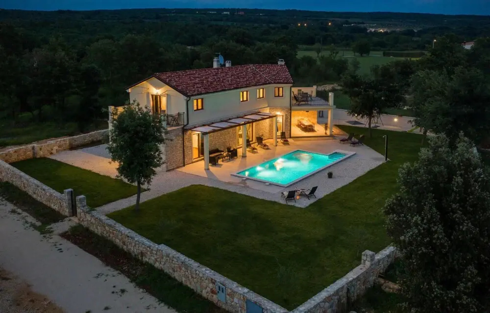 Stunning Home in Bale With 4 Bedrooms, Wifi and Outdoor Swimming Pool