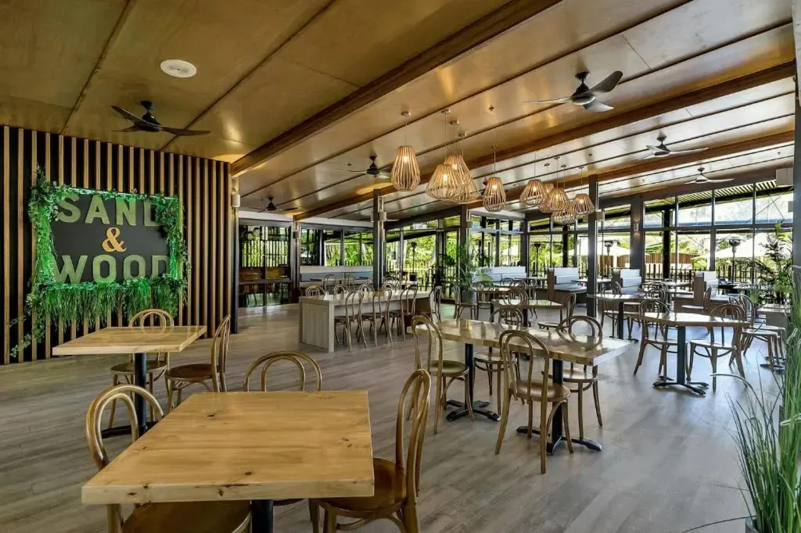 Kingfisher Bay Resort