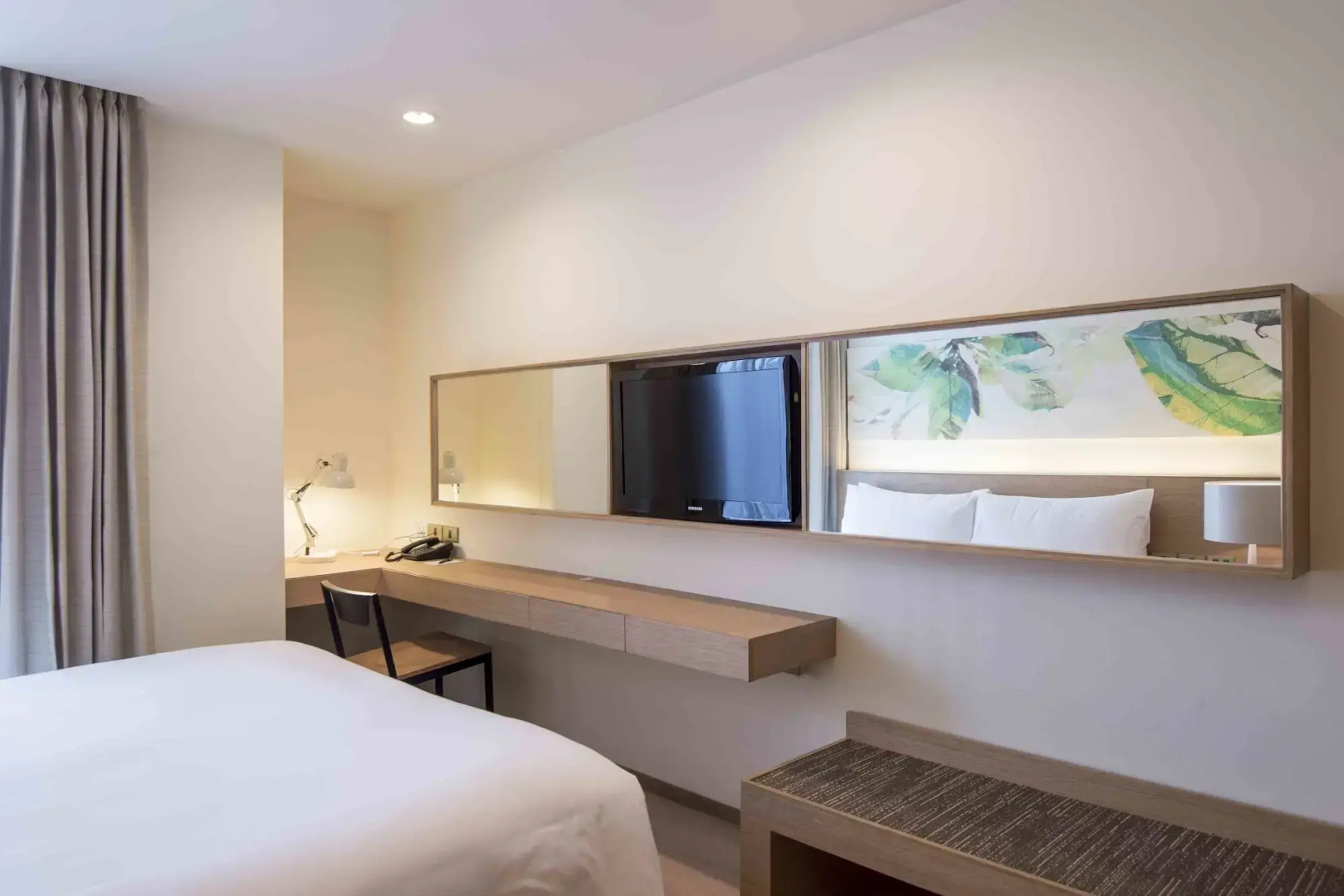 VELA Dhi GLOW Pratunam