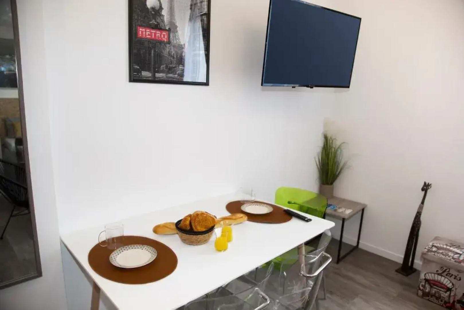 Les Lofts De Provins: Apt 4