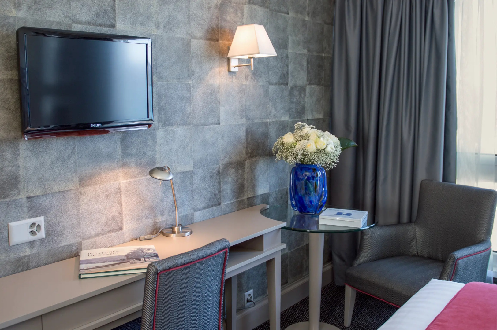 Отель Drake Longchamp Swiss Quality