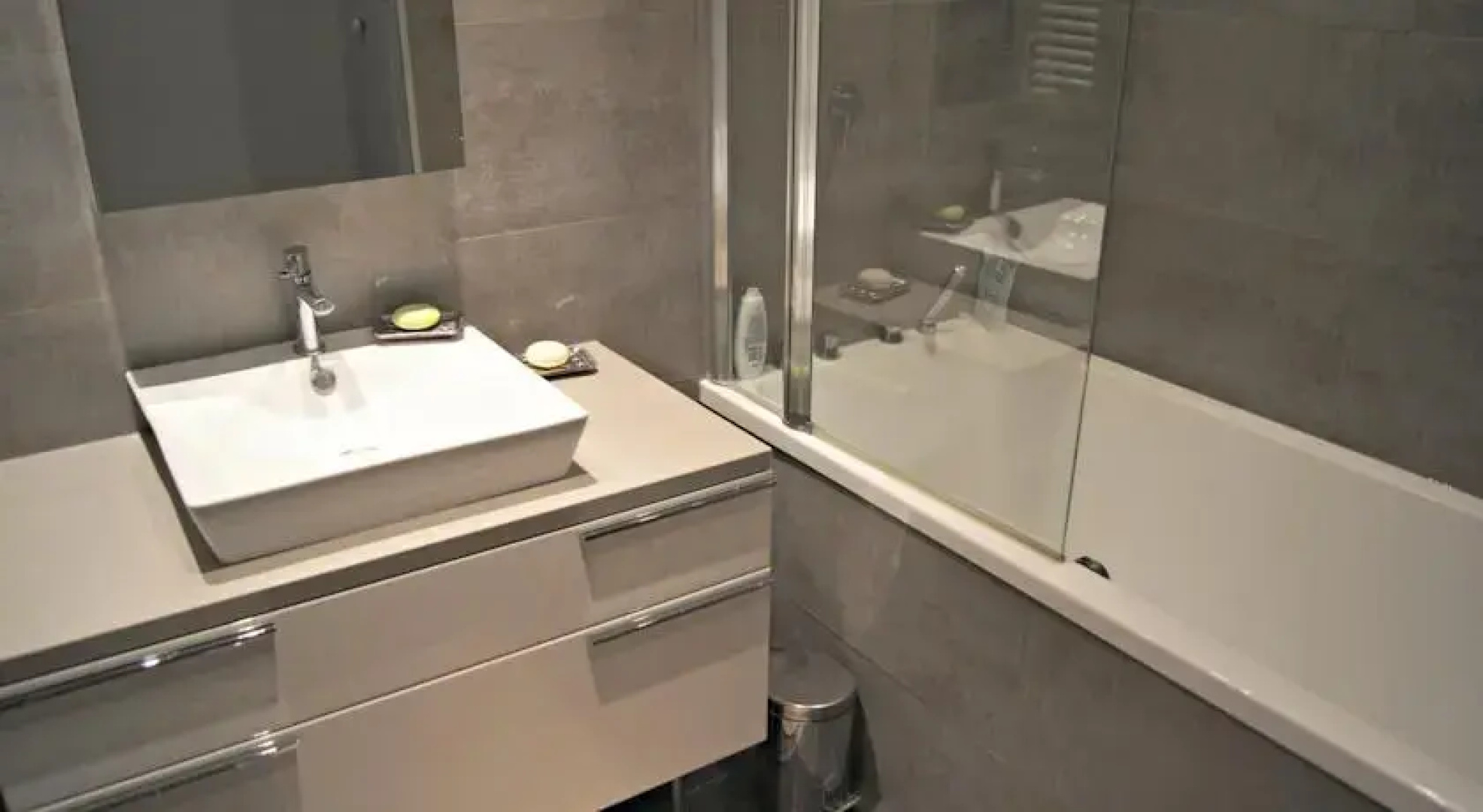 Little Suite - Romane