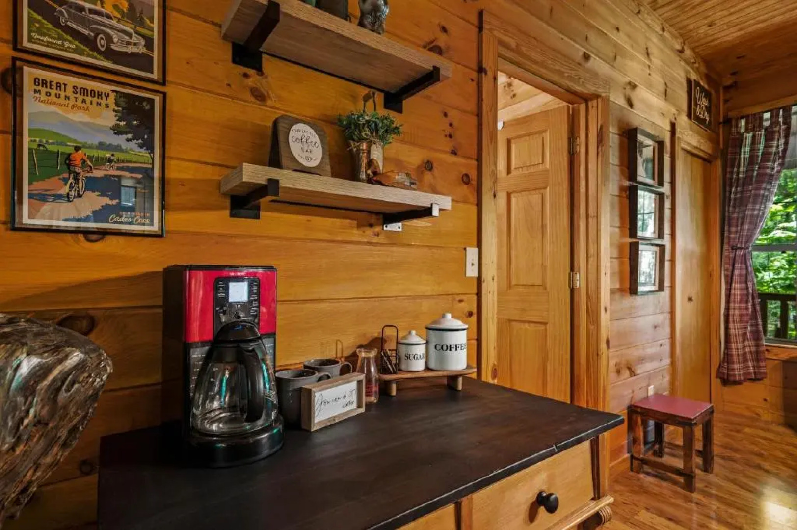 Dreamy Cabin & Outdoor Oasis! Mins to Nat'l Park!