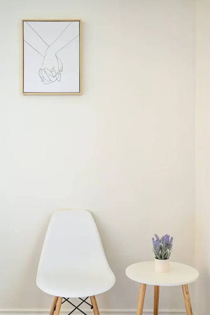 Private Entry Suite w Patio Bath Kitchenette