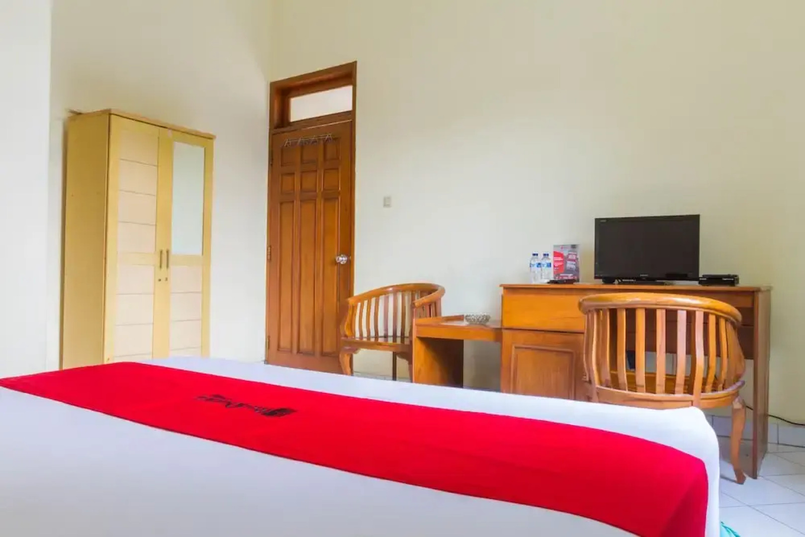 Reddoorz Near Grage City Mall 2